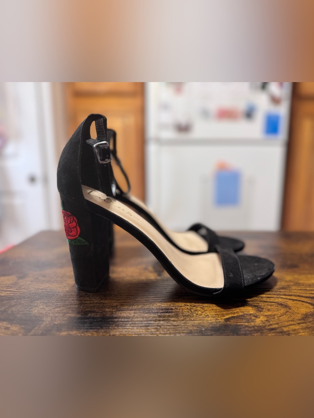 Lulus Felora Black Floral Embroidered Rose heels size 10